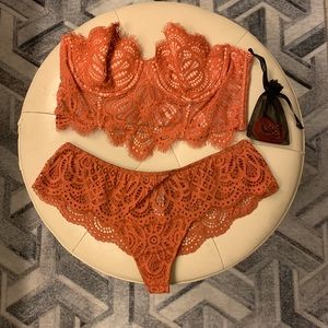 “NWT” Lingerie set by Victoria Secret